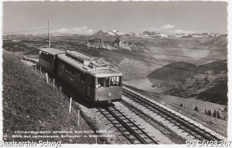 Vitznau-Rigi-Bahn unterhalb Rigi-Kulm (1800 m), Blick auf Lauerzersee, Schwyzer- und Glarneralpen (keine Angabe)