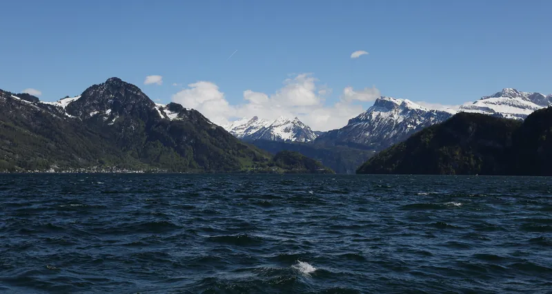 Vitznauerstock, Seesperre Nas und Niederbauenstock - Vierwaldstättersee (2024-04-27 15:10:36)