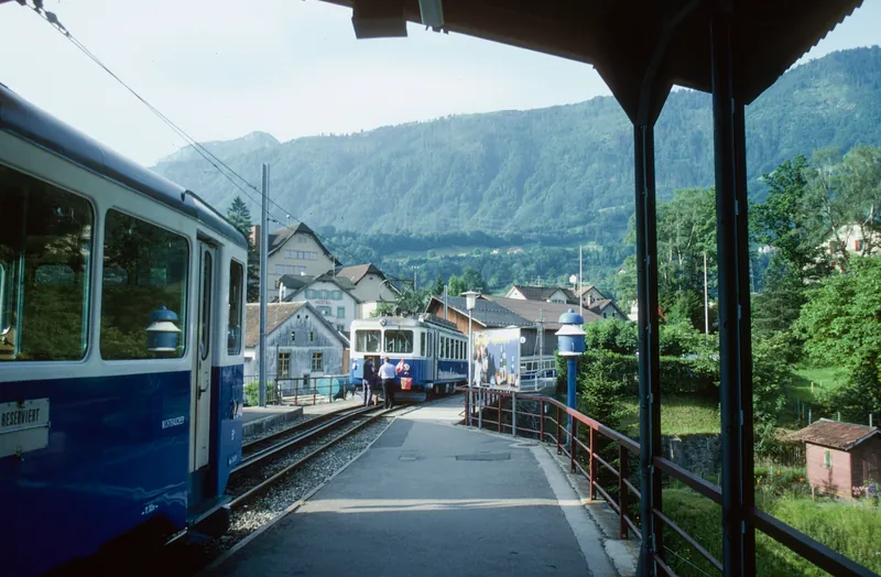 Arth-Goldau, elevated station, Arth-Rigi-Bahn (ARB) driving trailer Bt 22, and railcar BDhe 2/4 (7/1985)