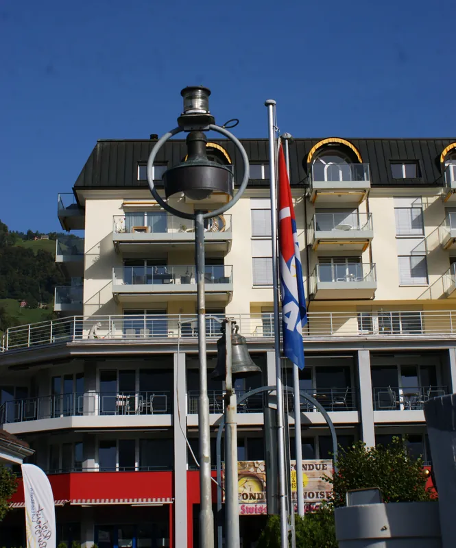 Gersau-harbour-lamp-01ASD (2023-10-08)