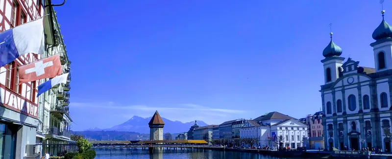 Wider view of Kapellbrücke in Lucerne (2019-03-31 14:12:33)