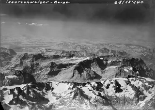 Central Swiss mountains, Urirotstock, Schwalmis, Rigi, Mythen (03.07.1968)