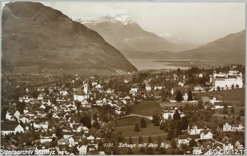 Schwyz mit dem Rigi (1915)