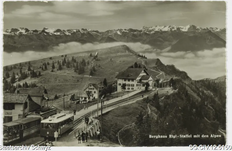 Berghaus Rigi-Staffel mit den Alpen (keine Angabe)