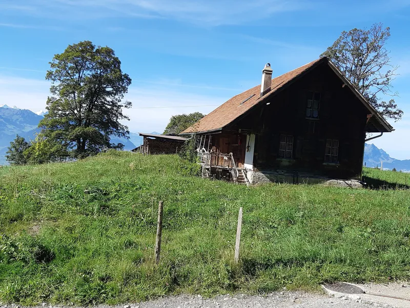 Rigi-Felsentor-House near railway station-01ESD (2023-09-04)