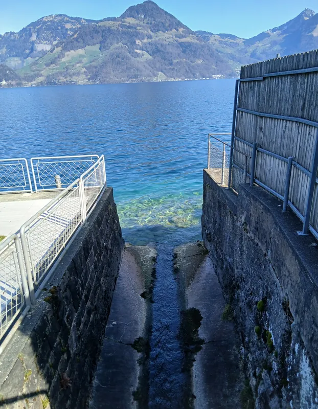 Mündung des Fahrlibachs in den Vierwaldstättersee, Beckenried NW 20260304-jag9889 (2026-03-04 11:17:25)