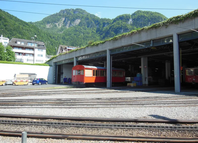 Vitznau train station 03 (2012-06-07 14:43:45)