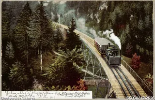 Vitzanau-Rigi-Bahn: Die dampfende Lok fährt talwärts Richtung Vitznau (1903)