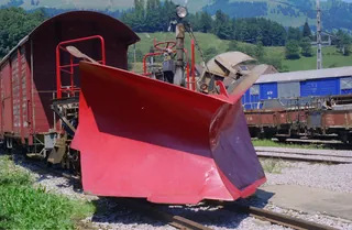 Leukerbad : Ex station building of the LLB ; MOB railcar, ex BDe 4/4 28 in Montbovon ; snowplow X 10 of the MOB, tpf tractor 12 ; BDe 4/4 142 in new dress ; Vitznau-Rigi steam loco 17 ; Ballwil with train 6033, Bt 906 at 11:35 in Ballwil ; train 6044 to Lenzburg in Hochdorf at 12:32, NPZ (16.07.2002-27.07.2002)