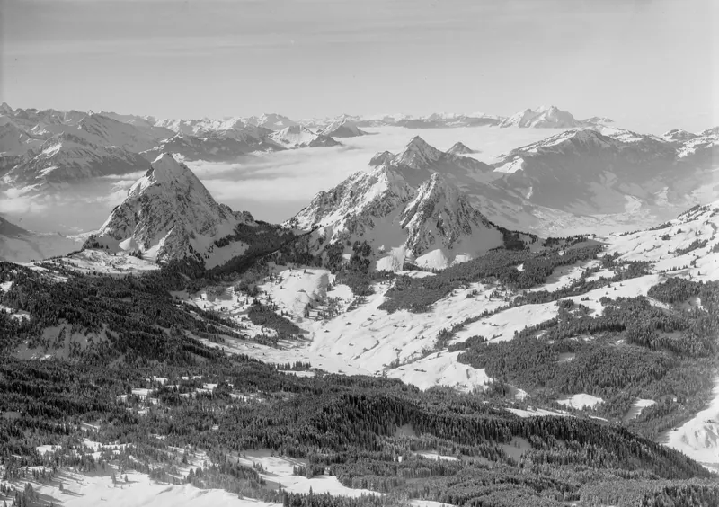 Alpthal, Rigi, Mythen, Central Swiss Alps, view to west-southwest (WSW) (16.01.1967)