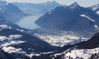 Brunnen and Lake Lucerne as seen from Chli Schijen (2019-02-17 15:10:55)