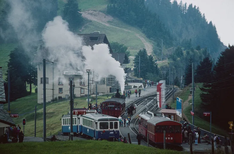 Rigi-Staffel (SZ), train station, trains of the Vitznau-Rigi Railway (VRB) and the Arth-Rigi Railway (ARB) (9/1996)