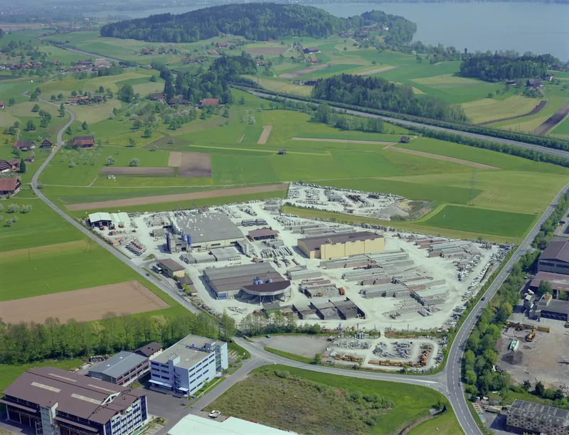 Küssnacht am Rigi, concrete goods warehouse (30.04.1994)