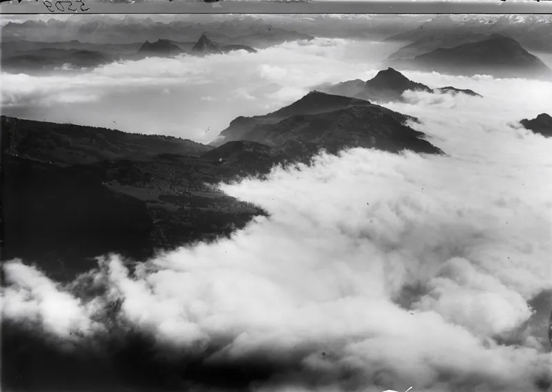 Rigi, Kaltbad, Rigi Scheidegg, Mythen, sea of fog (1927)