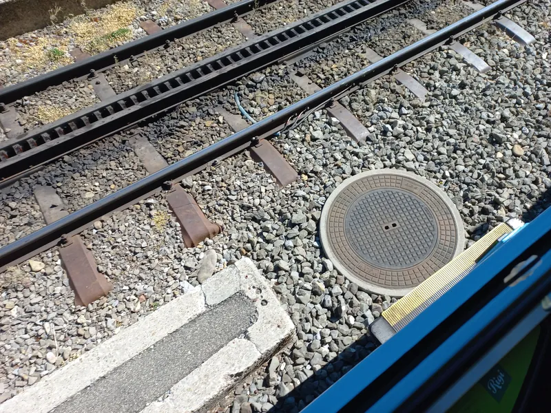 Rack railway Arth-Goldau to Rigi-railway station Rigi Kloesterli-earthing connections-01ASD (2023-09-04)